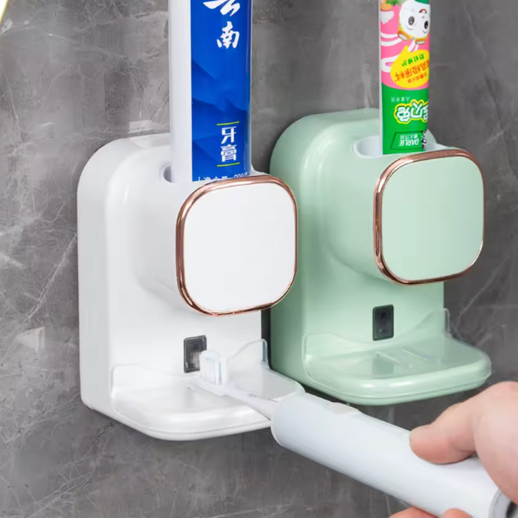 Distributeur automatique de dentifrice